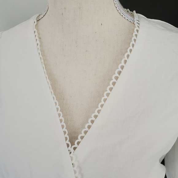 Wayf Smocked Delancy V-Neck Top - Picture 5 of 11
